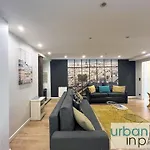 120 - Urban Gorgeous Le Marais Daire Paris